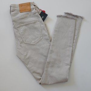 True Religion woman light gray curvy skinny jeans